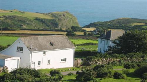 Crynant Casa | Middleton Hall Cottage