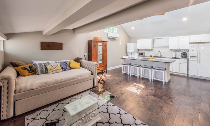 Alta Vista Apartamento | Midtown Backyard Guest House (Studio)