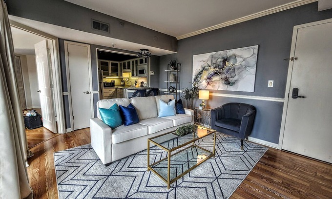 Music Row Condominio | Midtown Condo - Centrally Located to Hospitals - Recently Updated