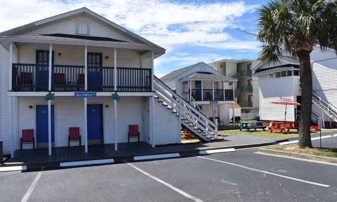 Myrtle Beach Cabaña | Midtown Cottages