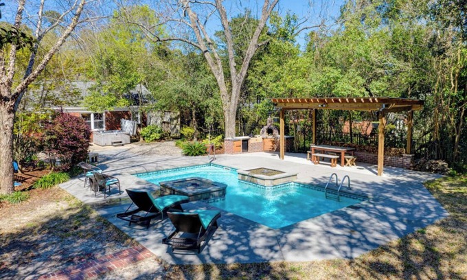 Pineywoods Casa | Midtown Oasis 10 min from Wrightsville Beach and Downtown