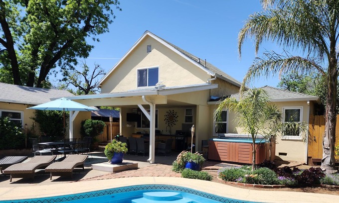 Chico Casa | Midtown Oasis - Pool - Hot tub - Outdoor Kitchen