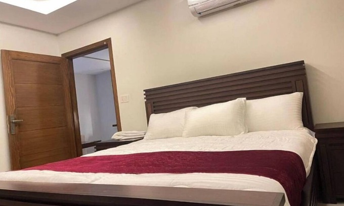 Bahria Town Apartamento | MIDWAY HOTEL & RESIDENCY - Studio Apartment Unit S4