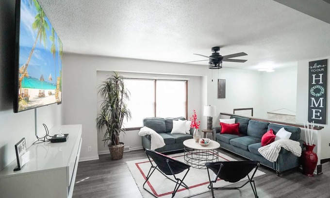 Waldron Casa | Midwest Haven- Spacious, Family Home, Near Airport