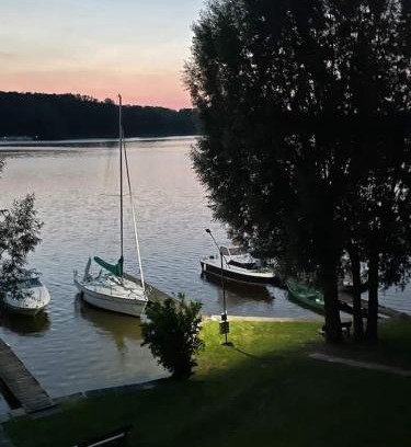 Ilawa Casa | Mieszkanie nad jeziorem z własną linią brzegową