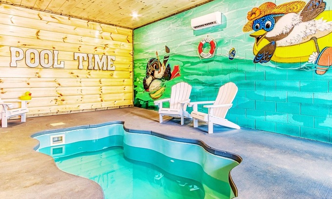 Sevierville Cabina | ✨Mighty Chickadee✨ Indoor Pool, Hot Tub, Pool Table, Firepit, A+ Views, Dogs OK