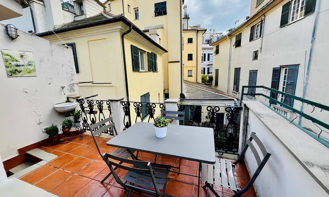 Castelletto Apartamento | Migliorina House, characteristic Genoese apartment with terrace, city center
