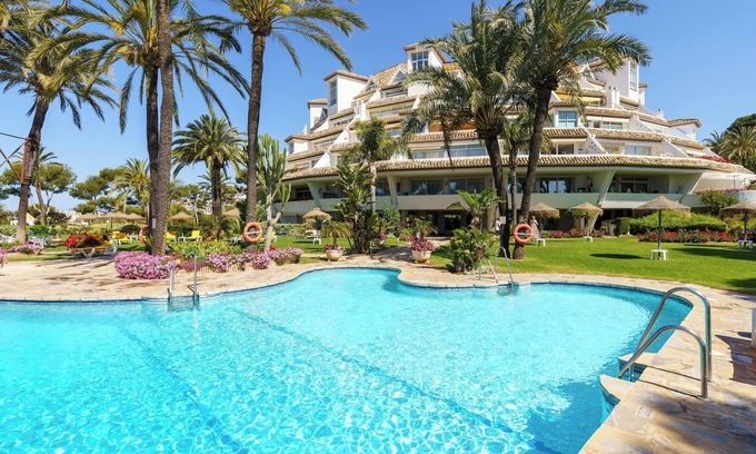 Mijas Apartamento | "Mijas Costa Modern 2 Bed Apartment" con vistas al mar y a la montaña, piscina y jardín