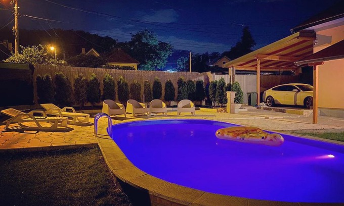 Belgrade Casa | Mika’s Poolhouse