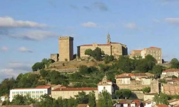 Monforte de Lemos Apartamento | MILANABONITA APARTAMENTO
