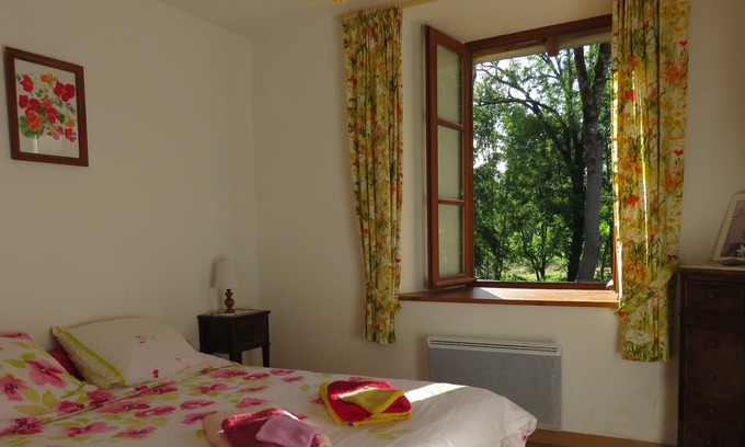 Rochechouart Cabaña | Mill, private island, heated swimming pool June to September below the Castle