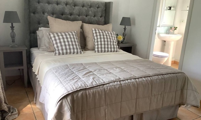 Castres Casa | Mille Fleurs Estate sleeps 14