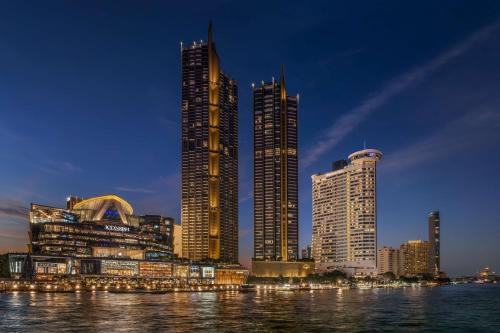 Khlong Ton Sai Hotel | Millennium Hilton Bangkok