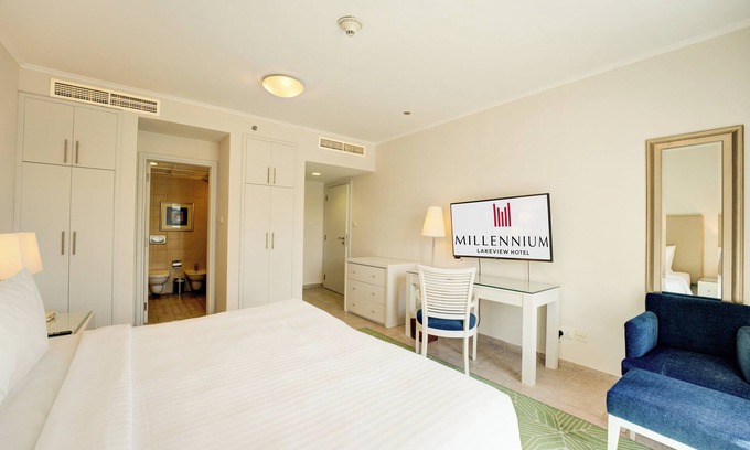 Dubai Investment Park Apartamento | Millennium Lakeview Residence
