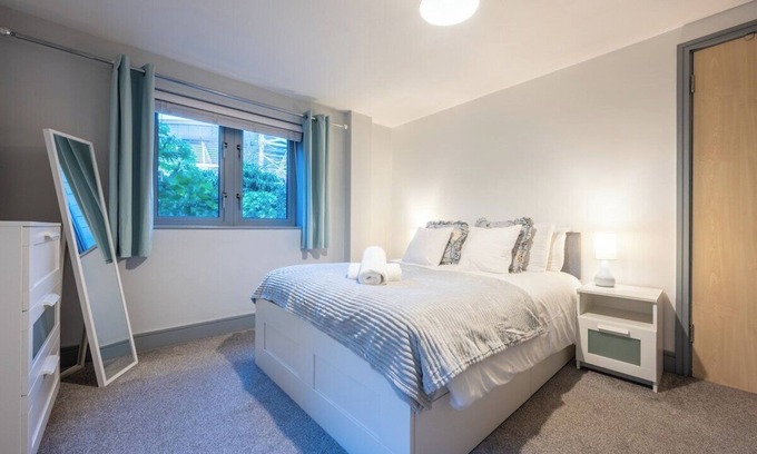 Riverside Apartamento | Millennium View by Tŷ SA