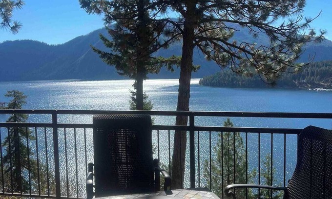 Bayview Condominio | Million Dollar View in Bayview Idaho
