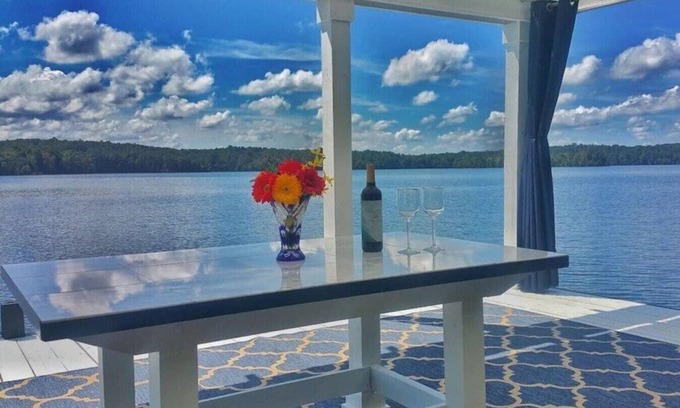 Winchester Casa | Million Dollar Views: Lakefront, Dock, Kayaks+More
