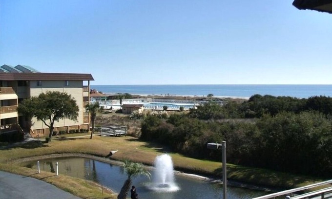Folly Field Villa | Million Dollar View-King-Bunk Beds w HD TVs-New Kitchen / Bathrm-Free WiFi / Bikes