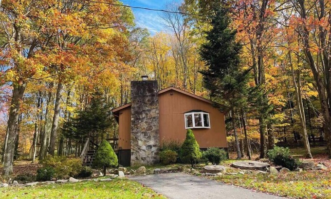 Terra Alta Casa | *Millstone Cottage w/Lake & Pool access, Wi-Fi