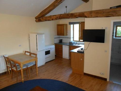 Chassenon Apartamento | Millstone Gite 2, two bed apartment + shared pool