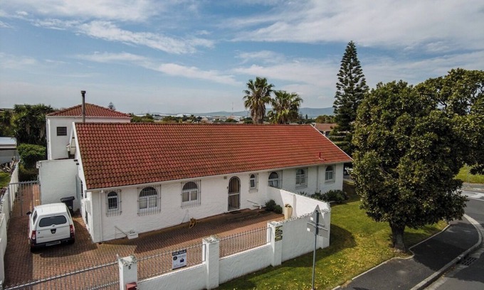 Cape Town Casa | Milnerton Oak Lodge