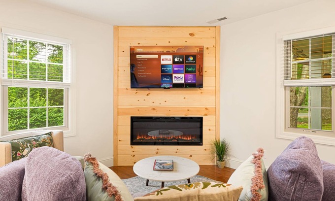 Asheville Casa | Min to AVL | Hot Tub | FirePit | EVCharger | Grill
