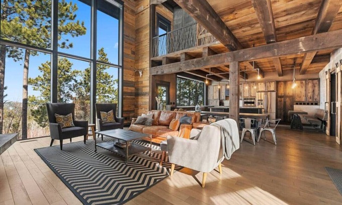 Deadwood Cabina | Greystone - "One of a Kind" Unique Modern Rustic Black Hills Cabin