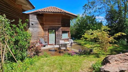 Mungia Casa | Mini casa con jardín