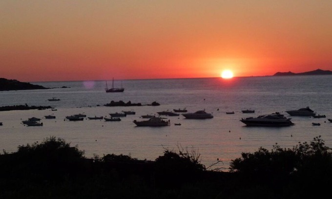 Portigliolo Villa | Mini villa, sea view, 50 m from the beach