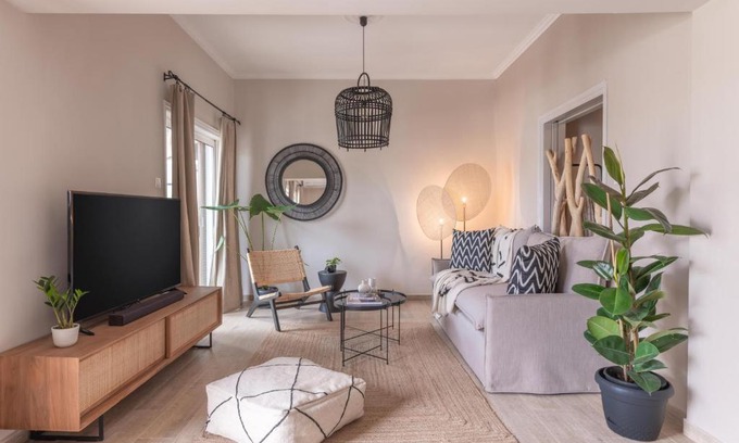 Pasalimani Apartamento | Minimal Retreat w/Watercoloured Sunset View