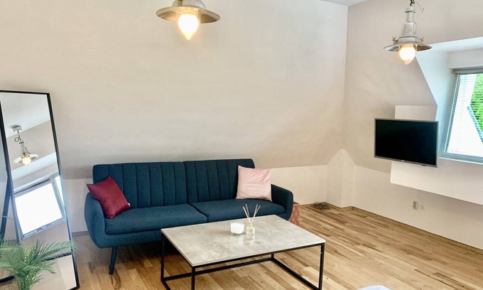 Studentski Grad Apartamento | Minimalist Apartment