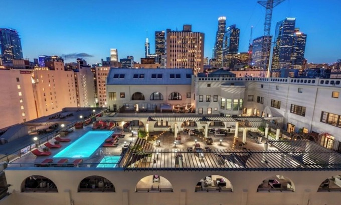 Historic Core Condominio | Minimalist DTLA Loft - Affordable & Pet Friendly