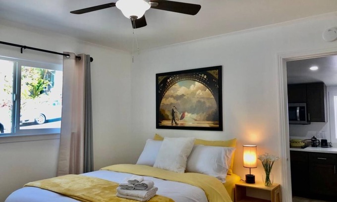 Ashland Casa | Minimalist Living 1BR In-Law AC Unit with Private Washer & Dryer