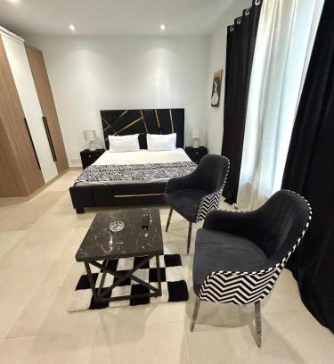 Lahore Apartamento | Minimalist studio Dha phase 5 Penta square