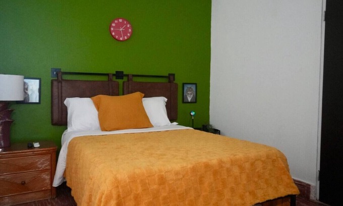 Santurce Cabina | Minimalist Studio on Calle Loiza Near Ocean Park