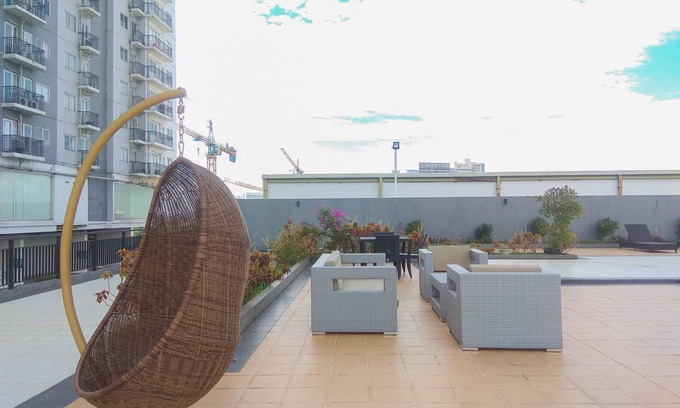 Depok Condominio | Minimalist Studio Park View Condominium Apartment near Mall