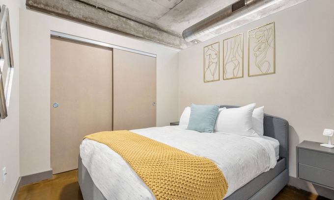 Warehouse District Apartamento | MINNeSTAY* Sable 504 | Target Field | North Loop