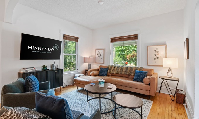Linden Hills Casa | MINNeSTAY* The Linden House
