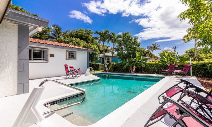 El Portal Casa | Mins to Downtown - Pool - Free Parking