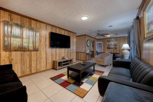 Columbus Casa | Mins to Ft Moore - The Columbus Cottage Guesthouse