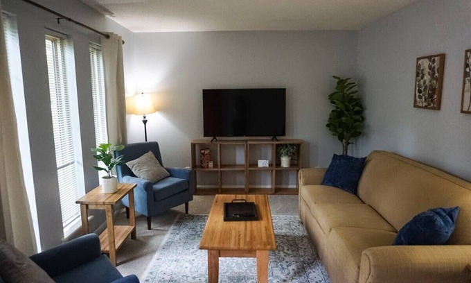 River Mountain Casa | Mins to River Mountain Park, Dining, & Shopping!