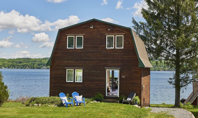 Skaneateles Casa | Mint Private Lakefront Skaneateles, 4BR/2 Bath w/50ft Lake Frontage w/Dock