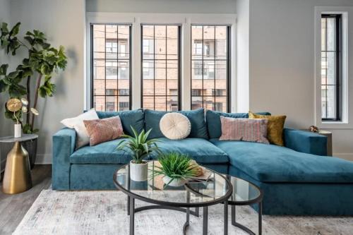 Charlotte Casa | Minter Teal with Rooftop Balcony