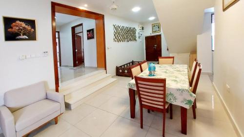 Kisutu Apartamento | Minty Homestay - Home Away Home 4 Bedroom House