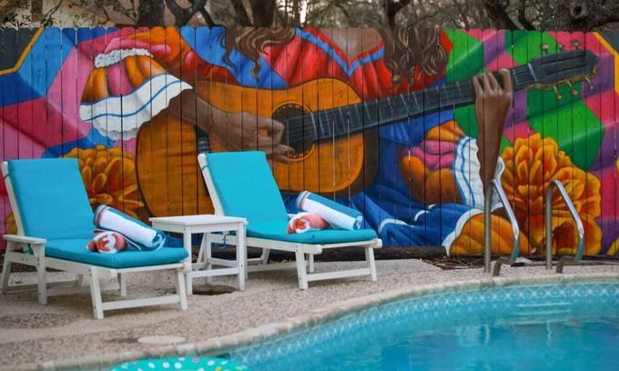 North San Antonio - SAT Casa | Minutes from airport, hot tub, pool, mini golf, game room