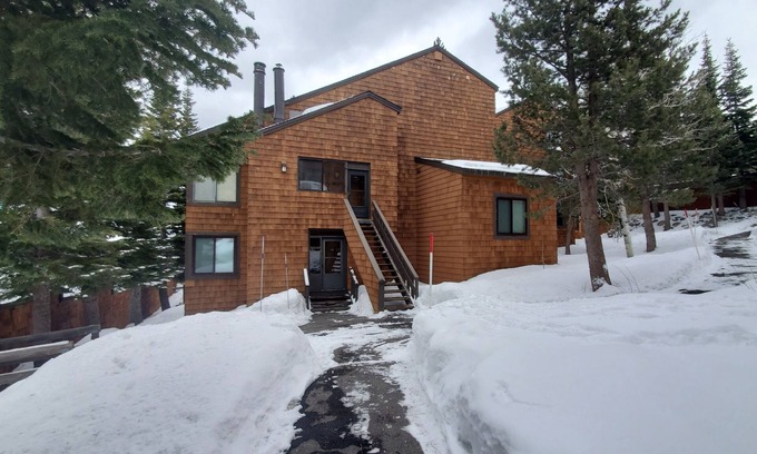 Truckee Condominio | Minutes from Downtown Truckee! Biking, hiking, shopping, restaurants...