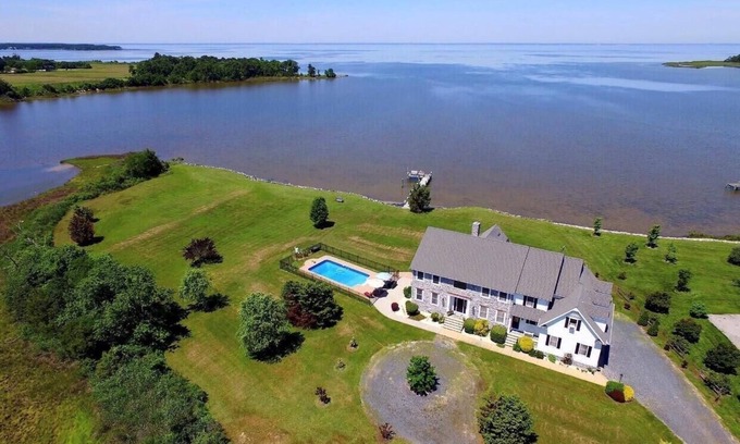 Cambridge Casa | Minutes from Downtown Cambridge | Private Dock | Pool | Kayaks
