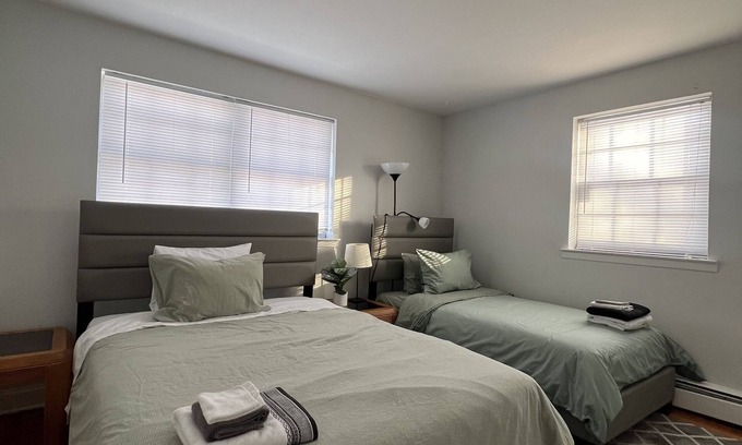 Des Plaines Apartamento | Minutes from O’Hare!