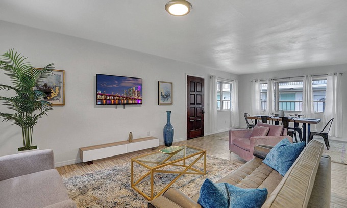 The Roads Casa | Minutes to Brickell & Little Havana - Pool
