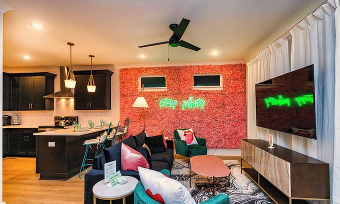 Talbot's Corner Casa | ★ EAST NASH HOT SPOT !! ★ 9 CAMAS! ★ NUEVO --- DU28